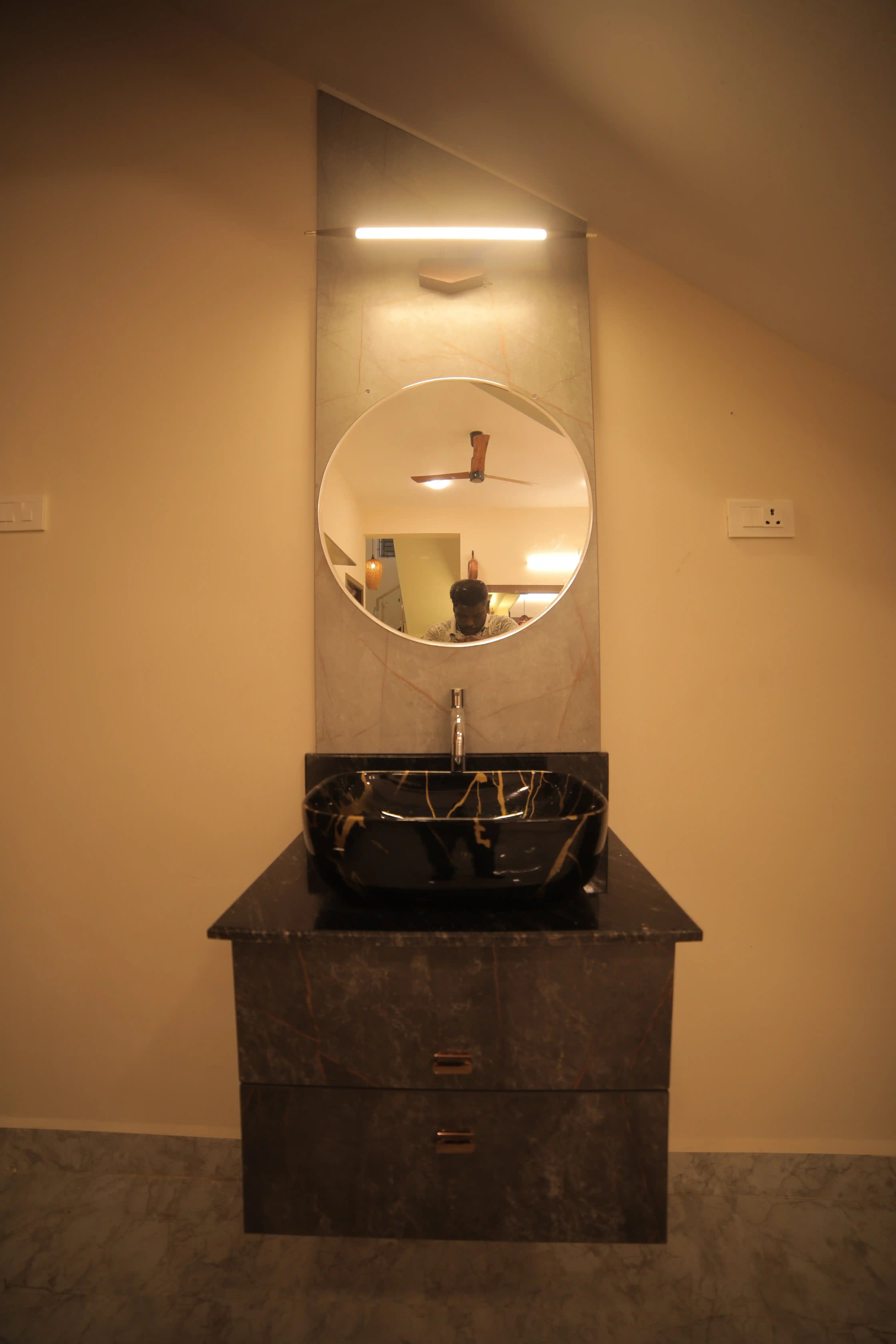 Sink zone with practical kitchen finish